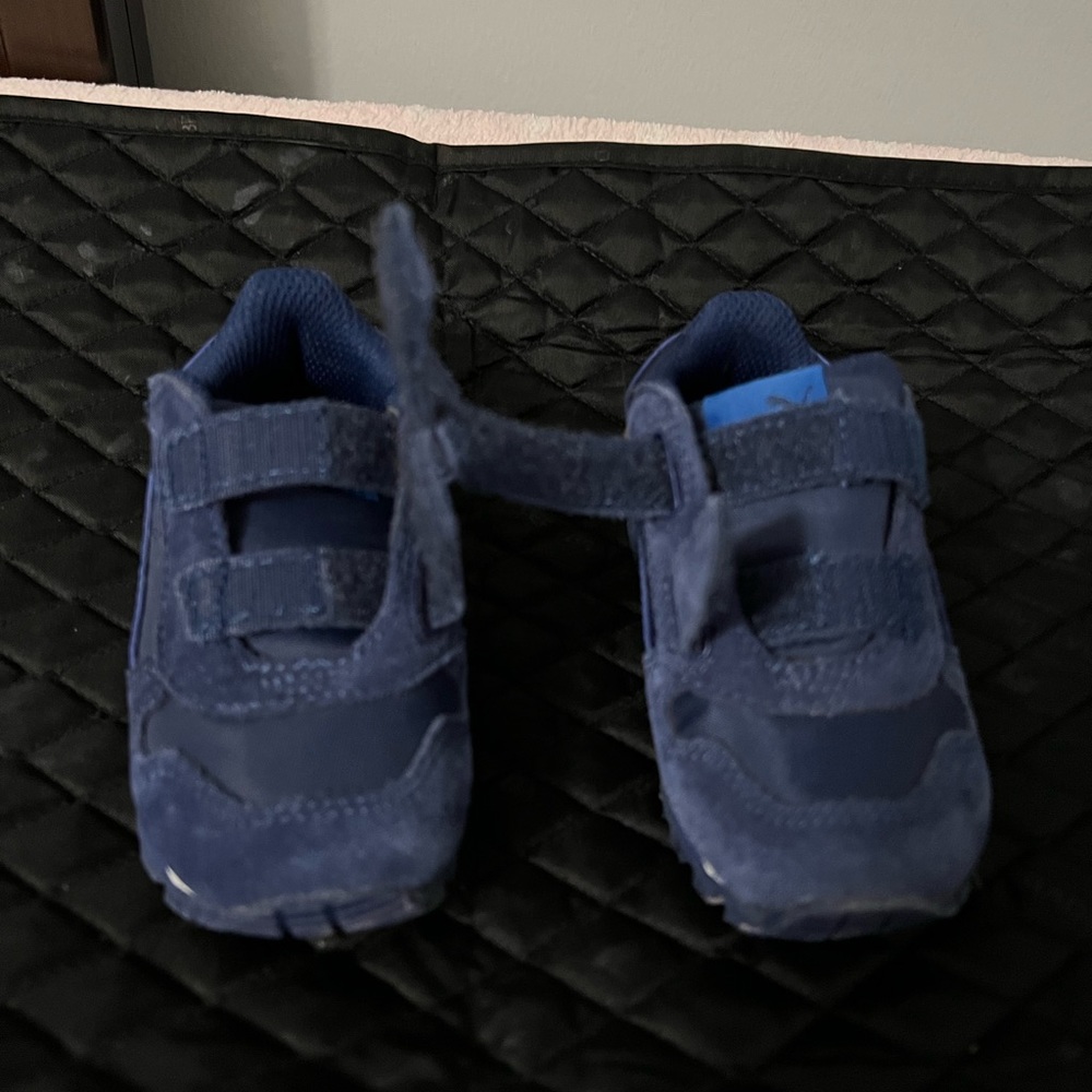 Puma sneakers boy size 6